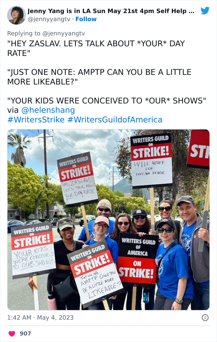 Funny-Writers-Strike-Signs-Twitter