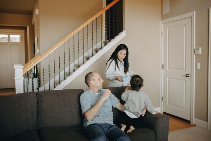 29 Experiences Of Being In A Relationship With A Big Age Gap, Shared In This Online Group