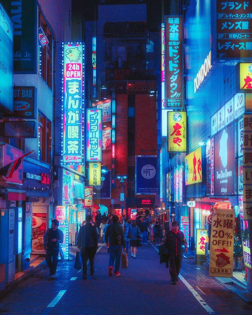 I Wandered The Night Alleys Of Tokyo Under Neon Lights, And Here's What I Captured (23 Pics)