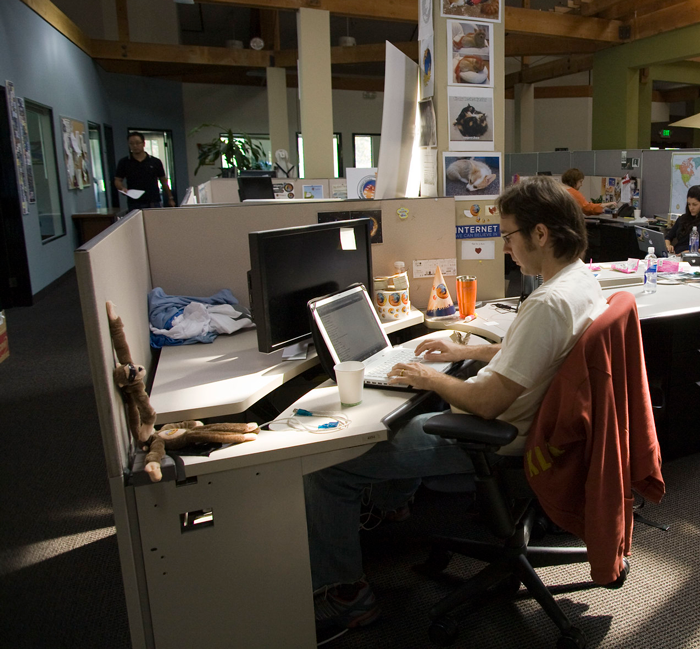 &ldquo;Everything Is Urgent And Panicked&rdquo;: Man Puts In 2-Week Notice, Toxic Management Puts Months Of Work On His Desk Instead