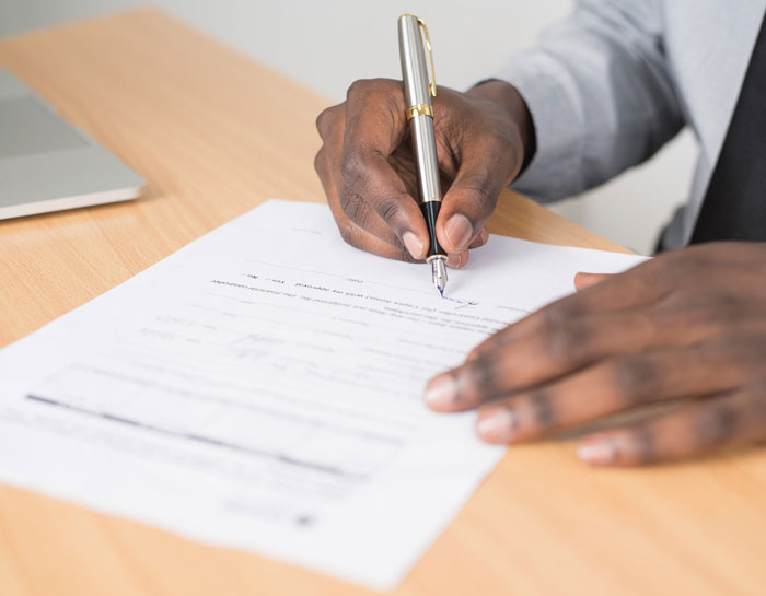 Guy Shares A Story About Taking Advantage Of Management's Ineptitude Regarding His New Contract Guy Shares A Story About Taking Advantage Of Management's Ineptitude Regarding His New Contract