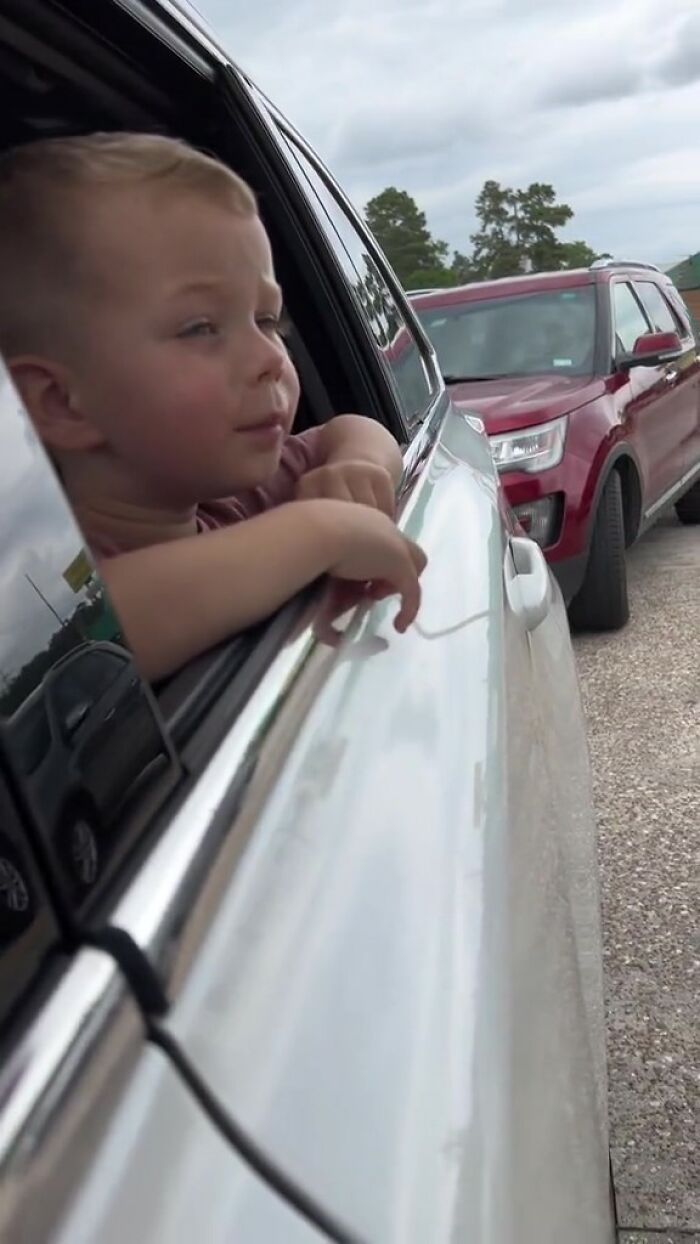 &ldquo;Girl, Don&rsquo;t Do This To The Workers&rdquo;: Mom Shows Off Kid Ordering In Drive-Thru