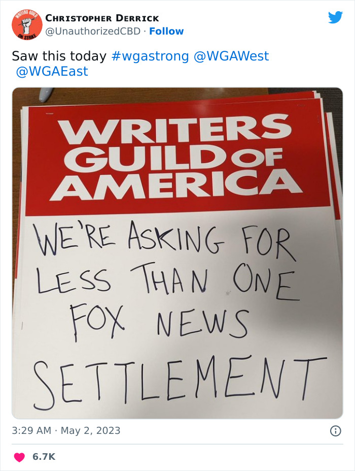 Funny-Writers-Strike-Signs-Twitter