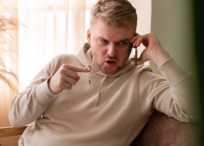 “Haven’t Spoken To My ‘Parents’ In Over 10 Years”: 30 People Reveal Their Thoughts On Parents Kicking Their Kids Out At 18