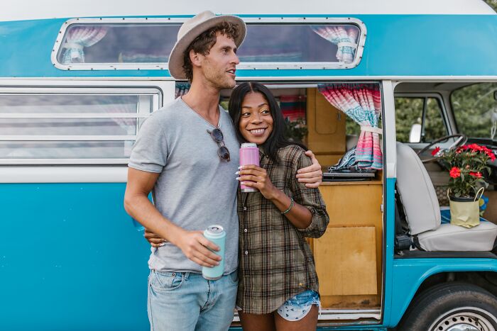 29 Experiences Of Being In A Relationship With A Big Age Gap, Shared In This Online Group