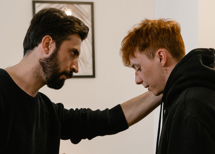 “Haven’t Spoken To My ‘Parents’ In Over 10 Years”: 30 People Reveal Their Thoughts On Parents Kicking Their Kids Out At 18