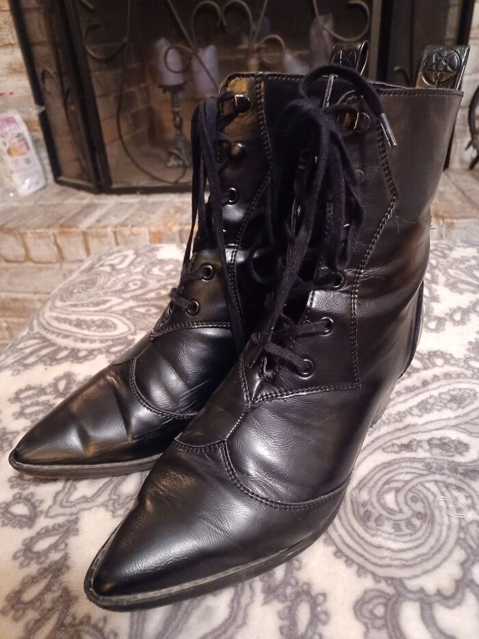 My Killstar Raven Boots- They Even Have Little Pentacles!
