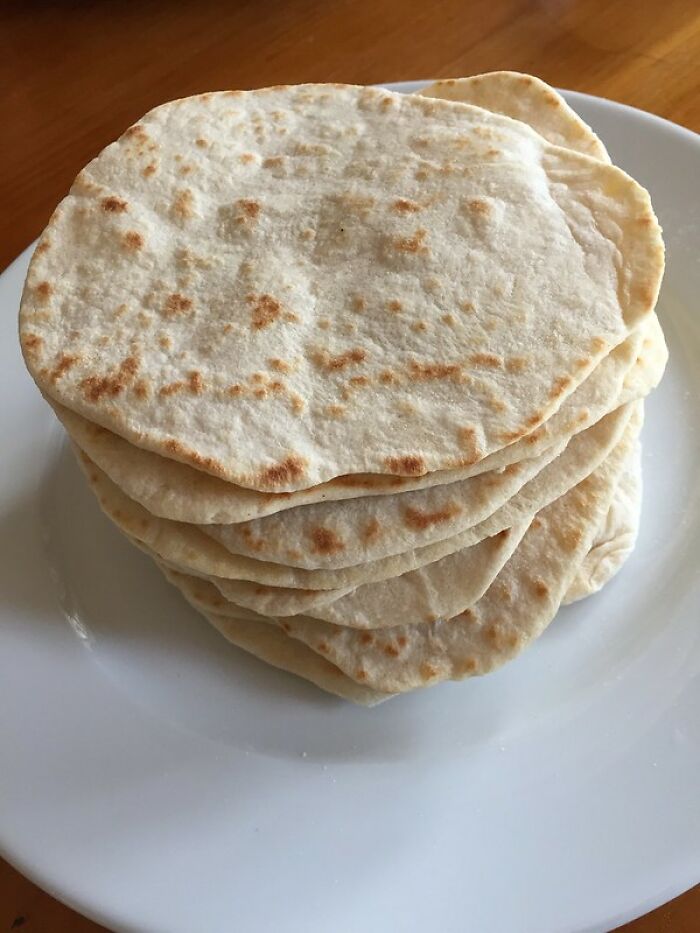 Person Asks "What Is Some ‘Poor People's Food’ That You Will Eat No Matter How Wealthy You Get?", And 30 Folks Deliver