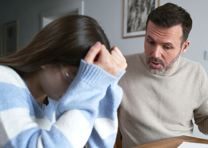 “Haven’t Spoken To My ‘Parents’ In Over 10 Years”: 30 People Reveal Their Thoughts On Parents Kicking Their Kids Out At 18