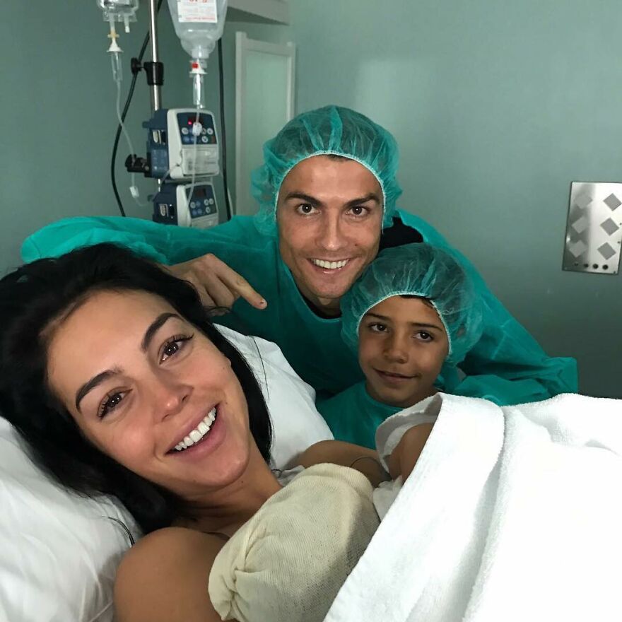 Study Reveals That Fathers Are Happier Than Mothers (25 Pics Of Celebrity Parents)