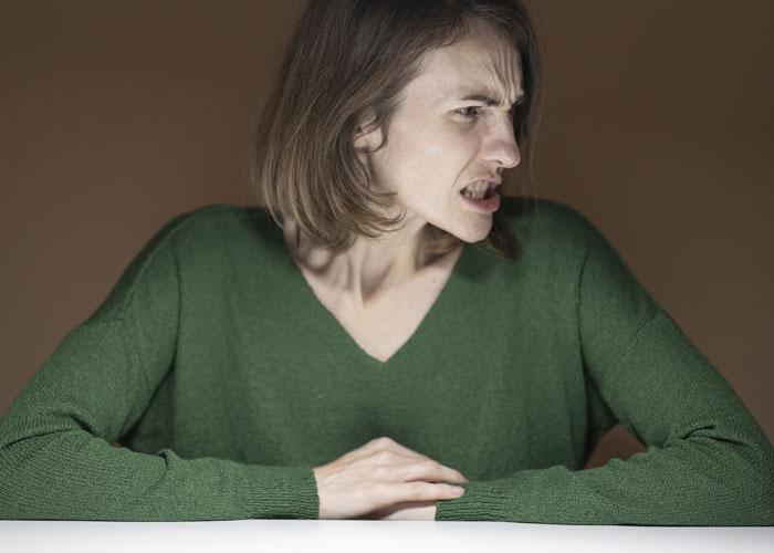 “Haven’t Spoken To My ‘Parents’ In Over 10 Years”: 30 People Reveal Their Thoughts On Parents Kicking Their Kids Out At 18