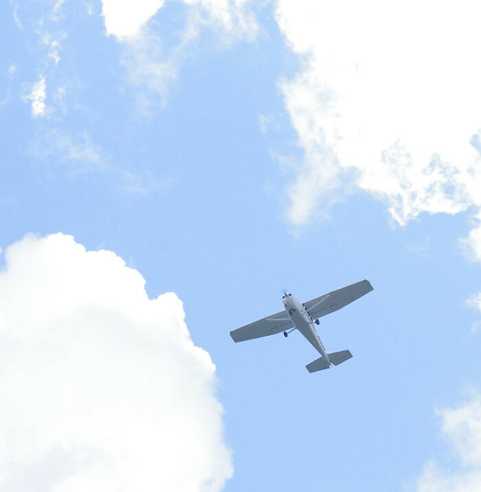 "I Can’t Get Into The Water": 30 Spine-Chilling Survival Stories From People That Were Caught In Catastrophes