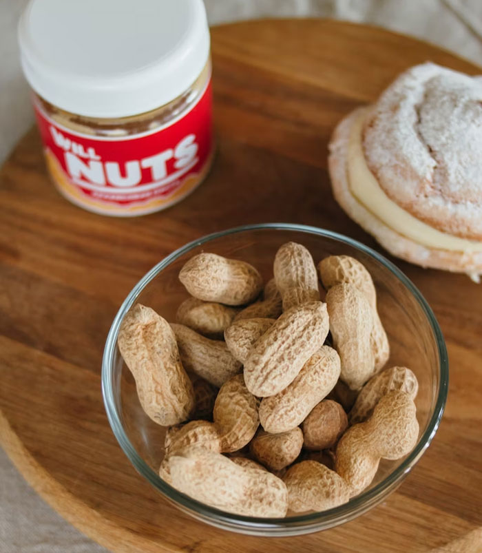 "Am I A Jerk For Telling My Roommate That I Don&rsquo;t Give A [Damn] About Her Boyfriend's Allergies?"