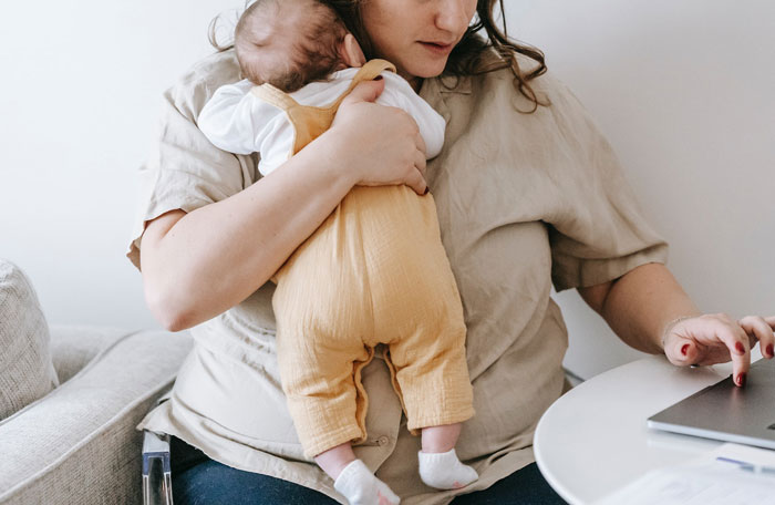 Exhausted Passenger Is Upset About Having To Give Up Their Middle Seat To A Mother Traveling With A Baby