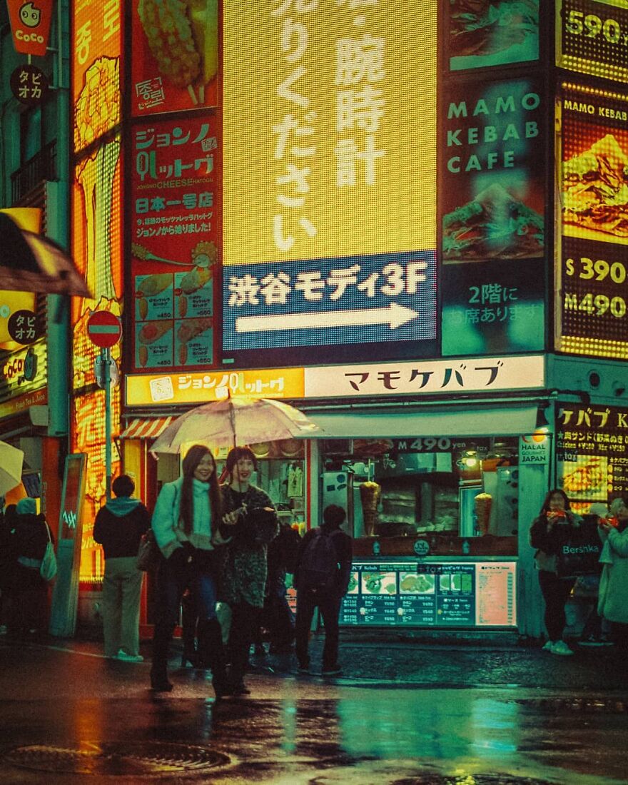 I Wandered The Night Alleys Of Tokyo Under Neon Lights, And Here's What I Captured (23 Pics)