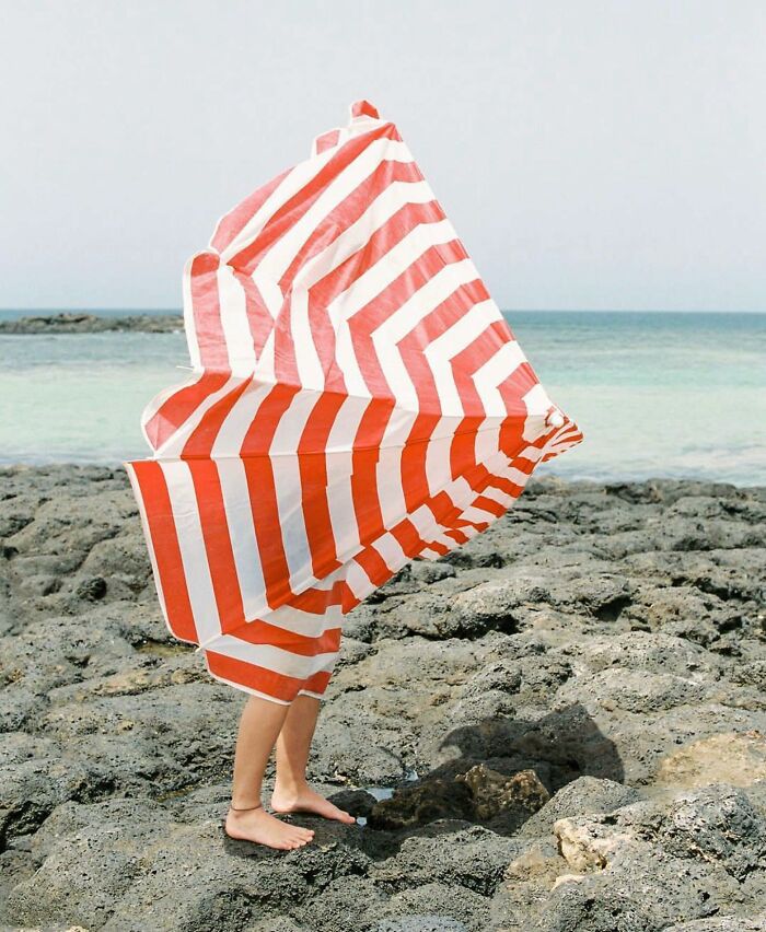 Instagram Account With Over 574 Thousand Followers Features Amusing Street Photos (30 New Pics)