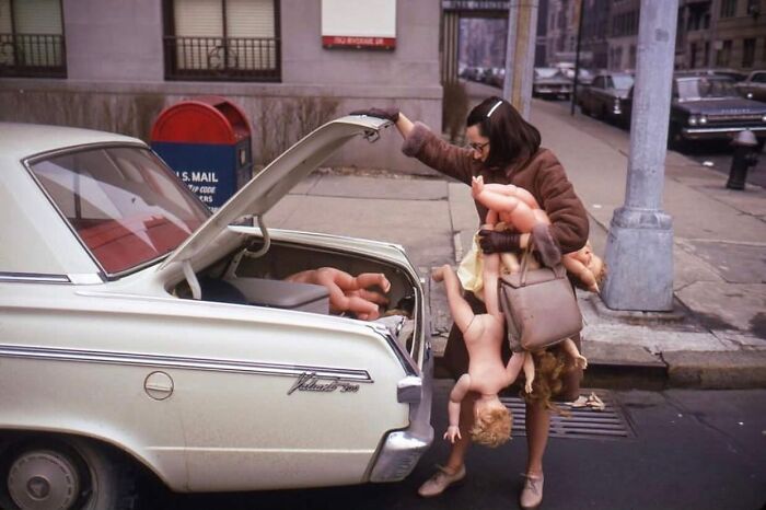 Instagram Account With Over 574 Thousand Followers Features Amusing Street Photos (30 New Pics)