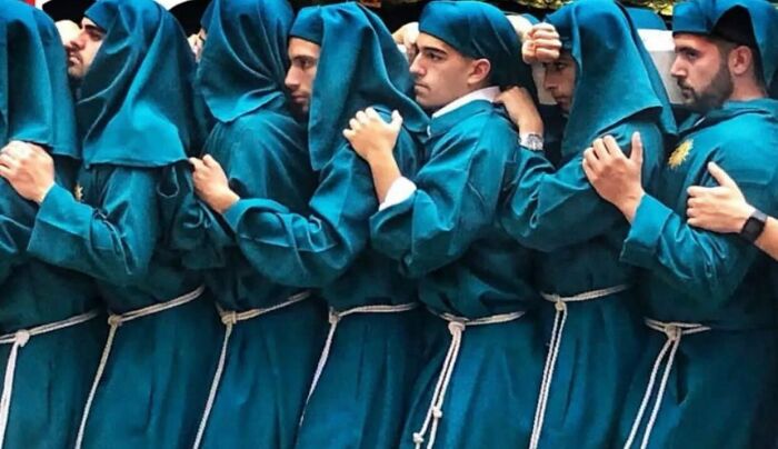 Instagram Account With Over 574 Thousand Followers Features Amusing Street Photos (30 New Pics)