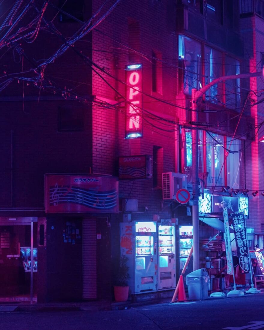 I Wandered The Night Alleys Of Tokyo Under Neon Lights, And Here's What I Captured (23 Pics)