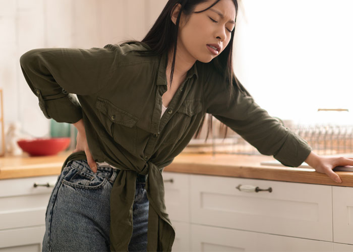 Husband Doesn't Want His Wife To Go On A Birthday Vacation Alone, Calls Her "Selfish" For Wanting Him To Stay With The Kids