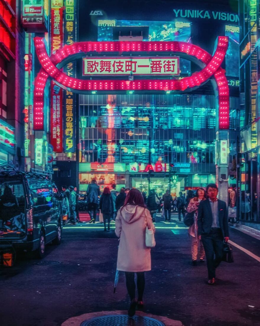I Wandered The Night Alleys Of Tokyo Under Neon Lights, And Here's What I Captured (23 Pics)