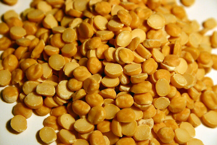 Person Asks "What Is Some ‘Poor People's Food’ That You Will Eat No Matter How Wealthy You Get?", And 30 Folks Deliver