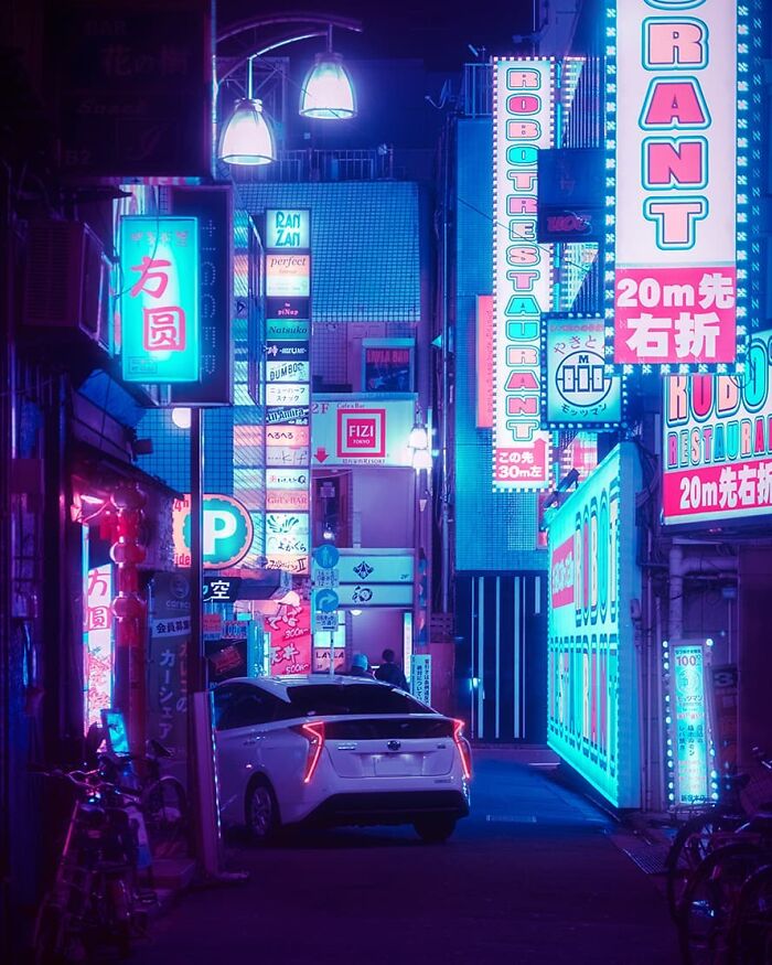 I Explored The Night Alleys Of Tokyo Under Neon Lights, And Here Are 30 Images That I Took