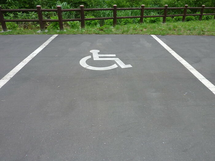 30 Warning Signs That Indicate Someone Is A Terrible Person, As Shared By Folks Online