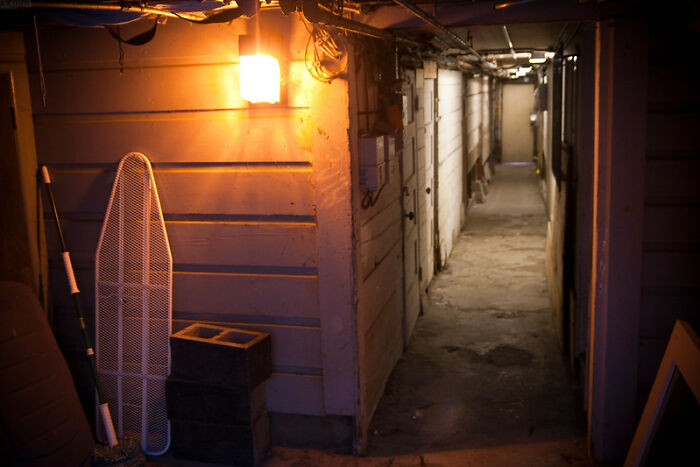 “My 70-Year-Old Father Married A 20-Year-Old”: 35 Creepy Things Folks Online Have Witnessed