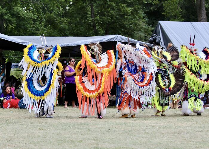 32 Pictures Of Dancers And Their Beautiful Costumes