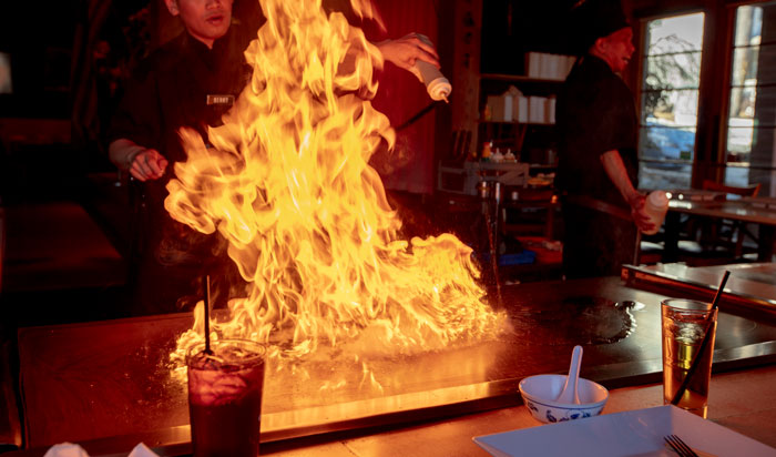 Restaurant Customer Pranks A 'Karen' Who Threatened Him With Legal Action After Mistaking Him For A Waiter Restaurant Customer Pranks A 'Karen' Who Threatened Him With Legal Action After Mistaking Him For A Waiter