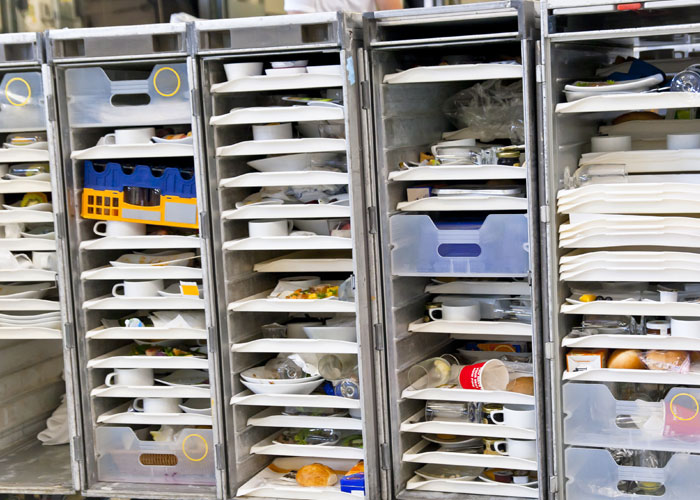 Manager Ignores His Part Of The Deal With Busboy, Regrets It When He Just Up And Leaves, Leaving The Place In Complete Pandemonium Manager Ignores His Part Of The Deal With Busboy, Regrets It When He Just Up And Leaves, Leaving The Place In Complete Pandemonium