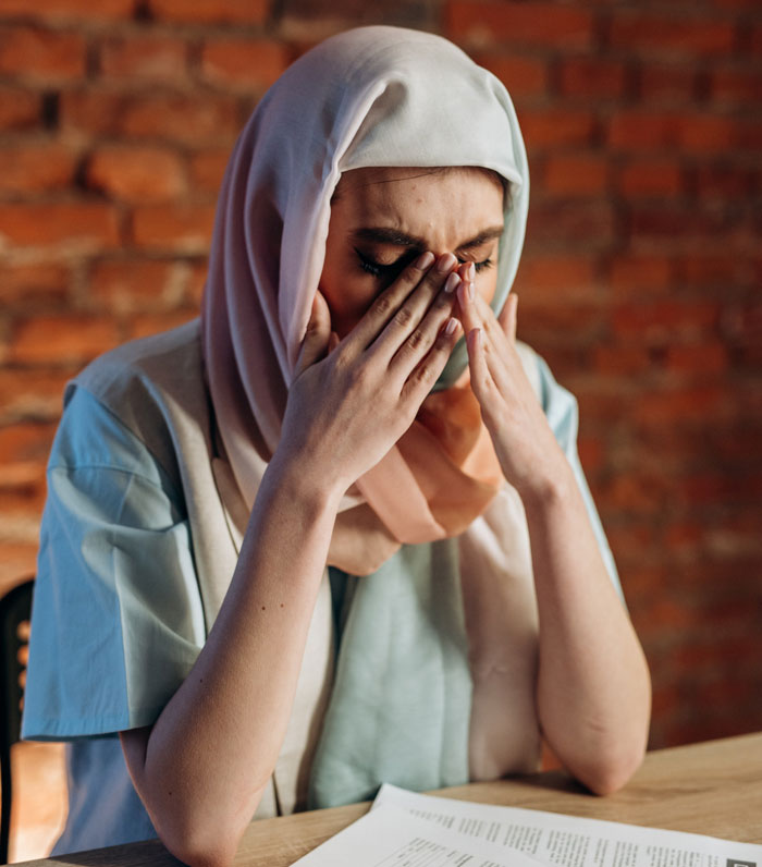 Woman Gets &ldquo;Punished&rdquo; For Working Overtime By Having Her Work Hours Reduced, Bosses Don&rsquo;t Communicate On This And Chaos Ensues