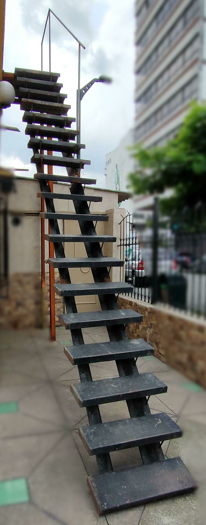 This Staris Gives Me The Creeps