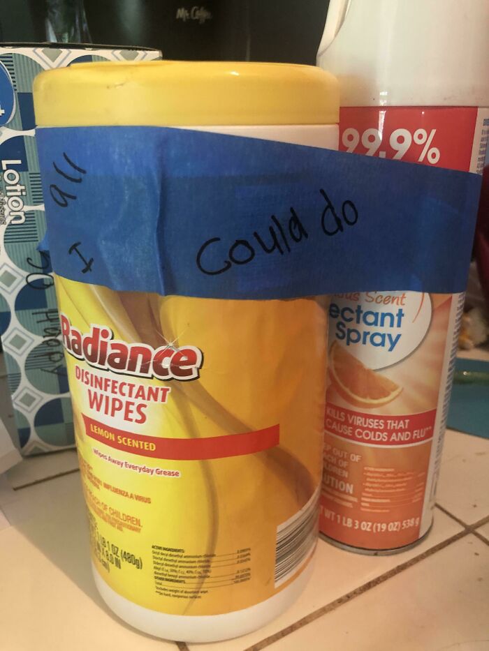 My 9-Year-Old Daughter Made Me A Ten-Minute Scavenger Hunt Around The House For Mother’s Day. This Was My Prize. It Was So Cute And Sweet, But I Can’t Stop Laughing
