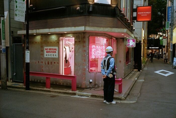Shin Noguchi From Japan Shoots The Invisible Elements In Street Photography (New Pics)