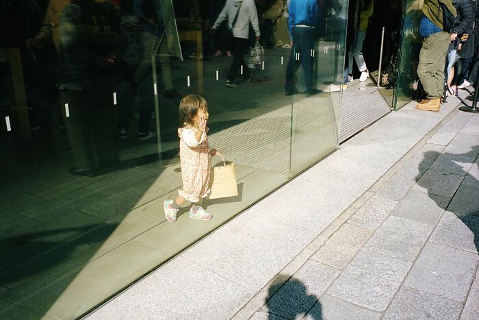 Shin Noguchi From Japan Shoots The Invisible Elements In Street Photography (New Pics)