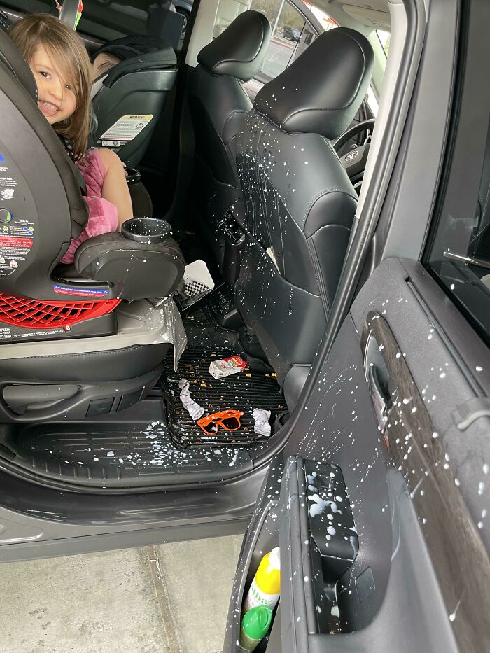 ¡Esa cara sonriente! Tan orgullosa de su trabajo