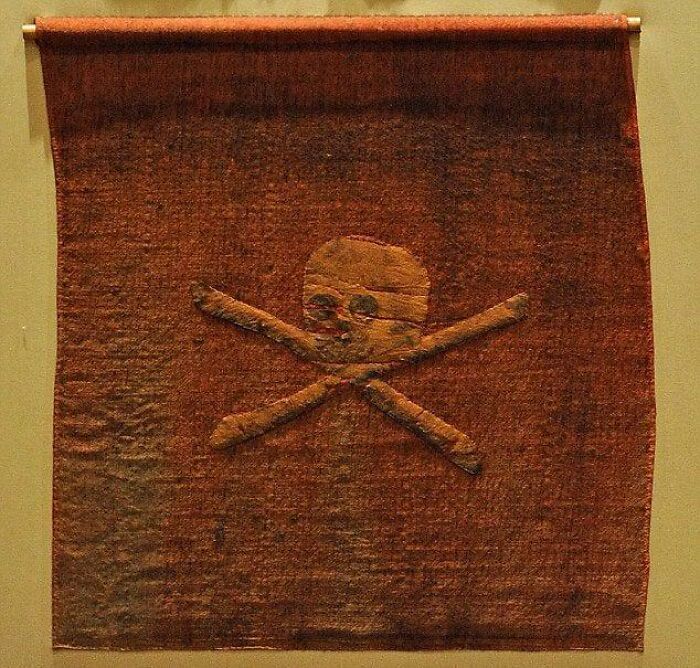 Una de las dos últimas banderas piratas Jolly Roger que se conservan