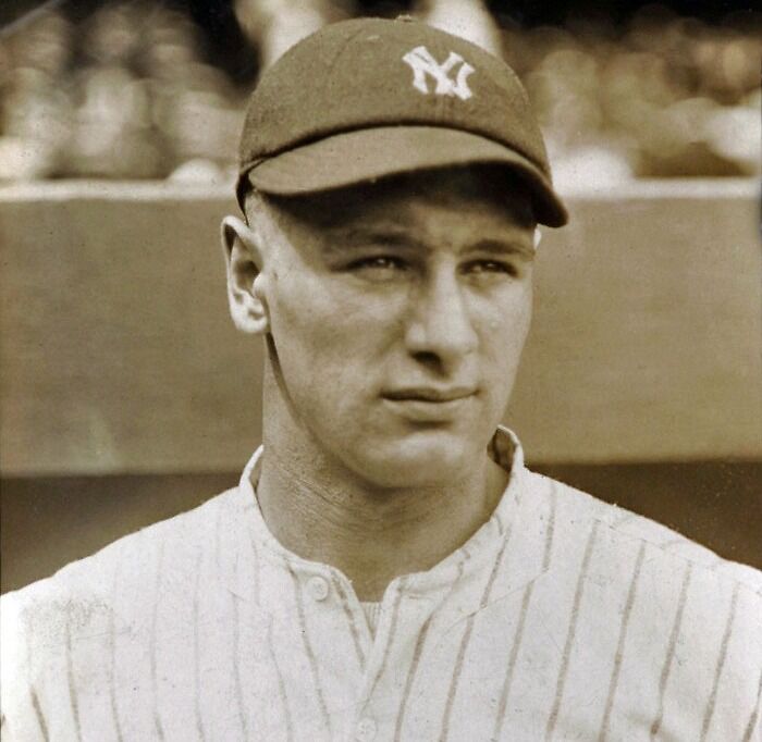 Picture of Lou Gehrig with baseball clothes