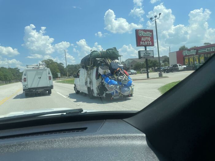 Dude Said He Don't Need A U-Haul
