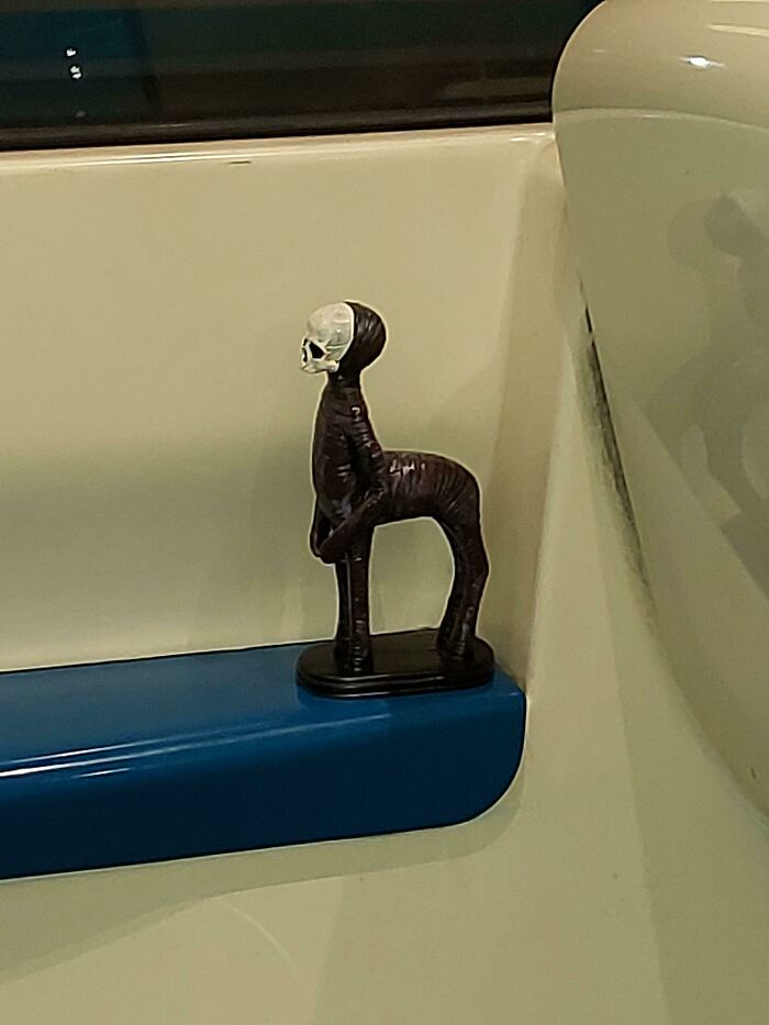 Woke Up In The Metro And Found This Next To Me. Anyone Know What This Is??