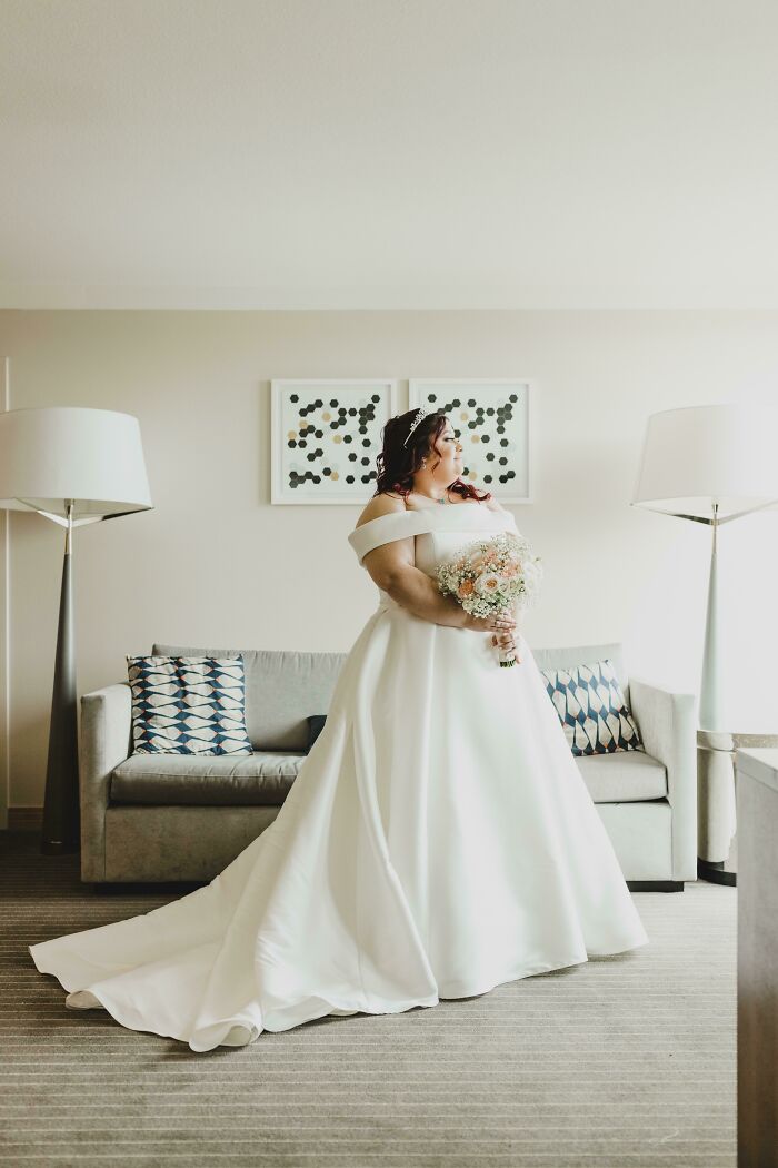 Hi Mom, Just Got Married. Saved You A Seat. I Sent My Bouquet To Be At Your Grave The Next Day, Your Favorite Light Pink Roses. I Hope It Was Just As Beautiful As You Could Have Made It