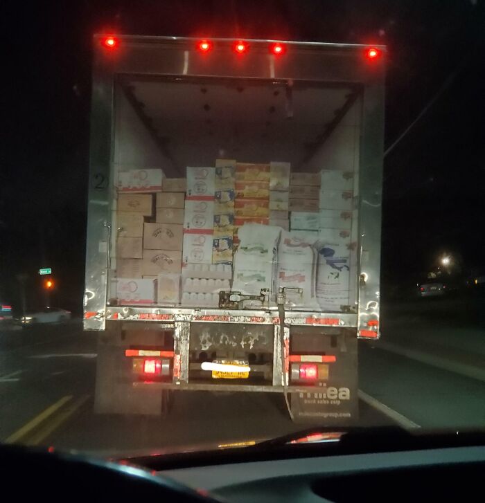 The Way This Truck Is Painted To Look Like It's Open