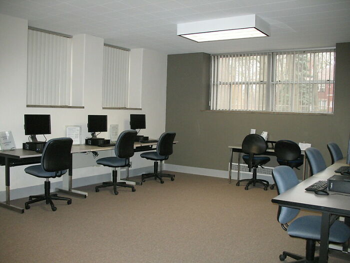 33 Moments 'Karens' Were Nothing But Typical 'Karens', As Told By Retail Employees In This Viral Online Thread