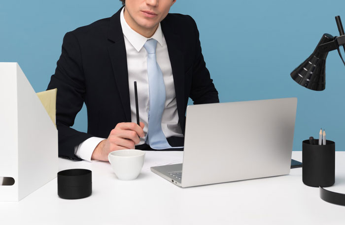 Woman Gets &ldquo;Punished&rdquo; For Working Overtime By Having Her Work Hours Reduced, Bosses Don&rsquo;t Communicate On This And Chaos Ensues