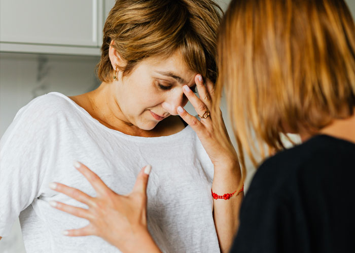 “Haven’t Spoken To My ‘Parents’ In Over 10 Years”: 30 People Reveal Their Thoughts On Parents Kicking Their Kids Out At 18