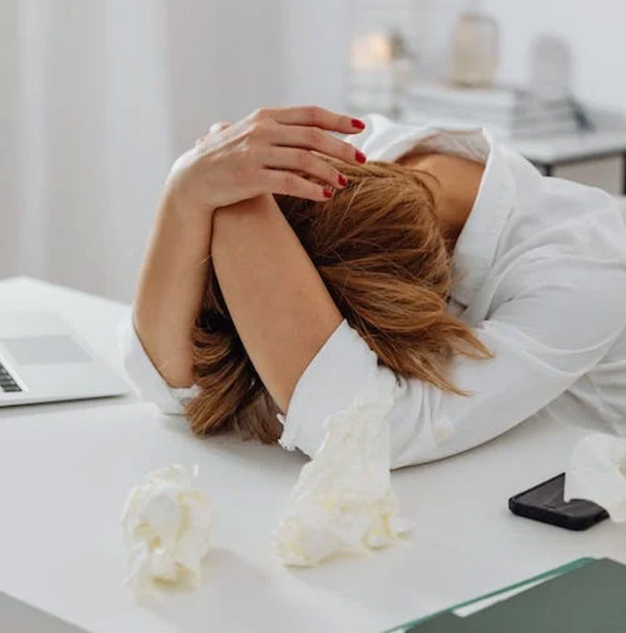 Boss Tells Employee To Only Take Breaks When They Tell Him To, Regrets It After He Just Stops Working In A Middle Of A Call