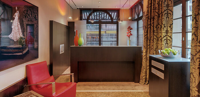 From Nannies To Lab Researchers To Car Mechanics, Folks Online Are Opening Up About Their 30 'Behind-The-Scenes' Work Secrets