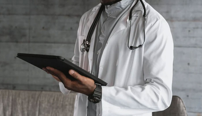 35 Times Intelligent Adults With Numerous Degrees Acted So Stupidly, It Resulted In Lots Of Embarrassment